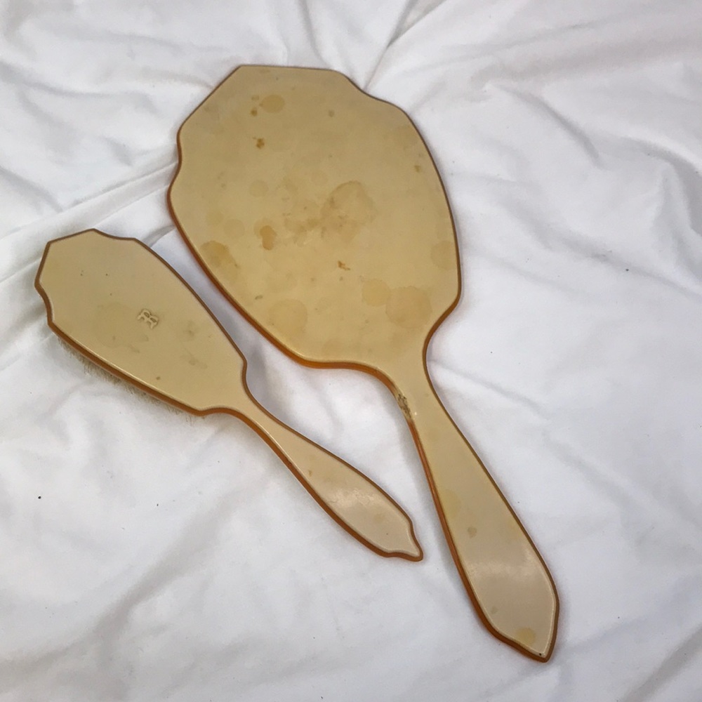 Vintage Beveled Hand Held Mirror & Brush ~ 1950’s - Picture 2 of 14